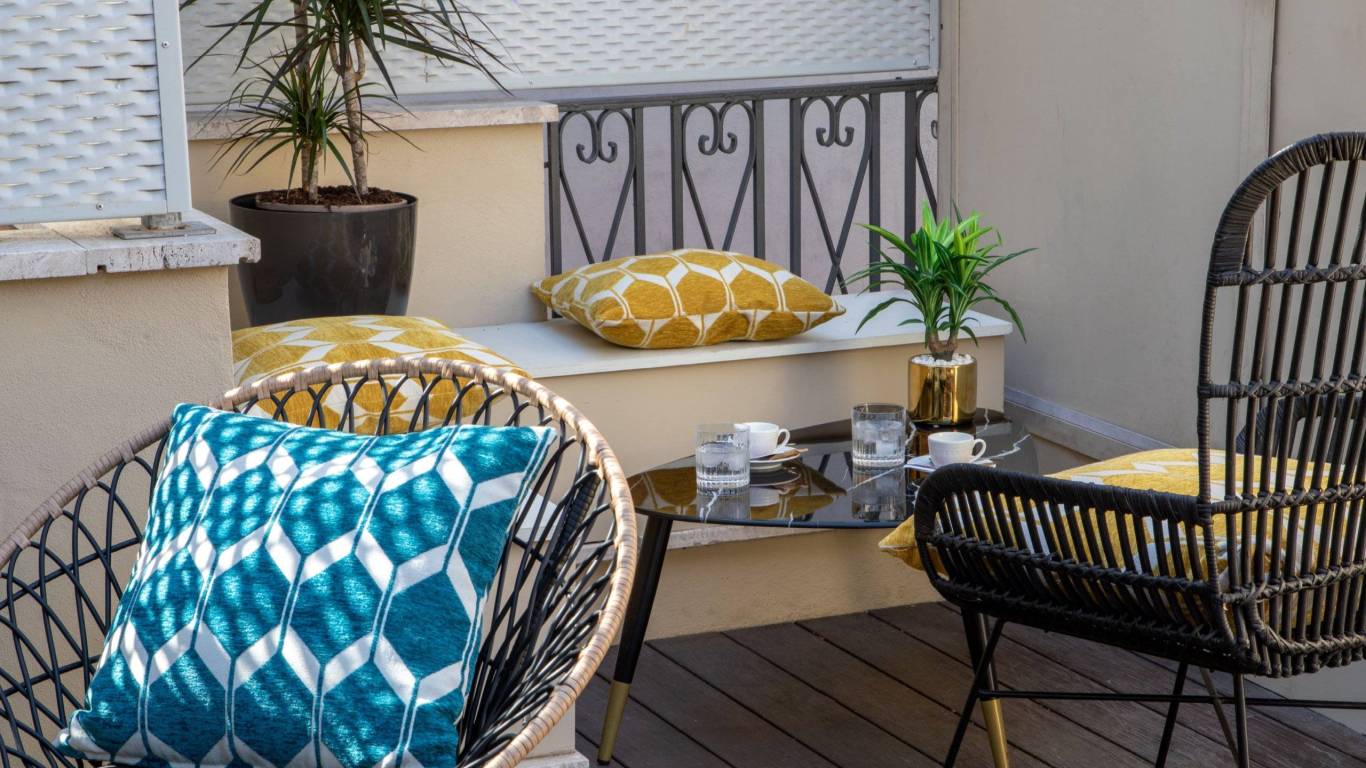 class-house-roma-giugno-2024-terrazza-leon-sala-4 class-house-roma-giugno-2024-terrazza-leon-sala-4